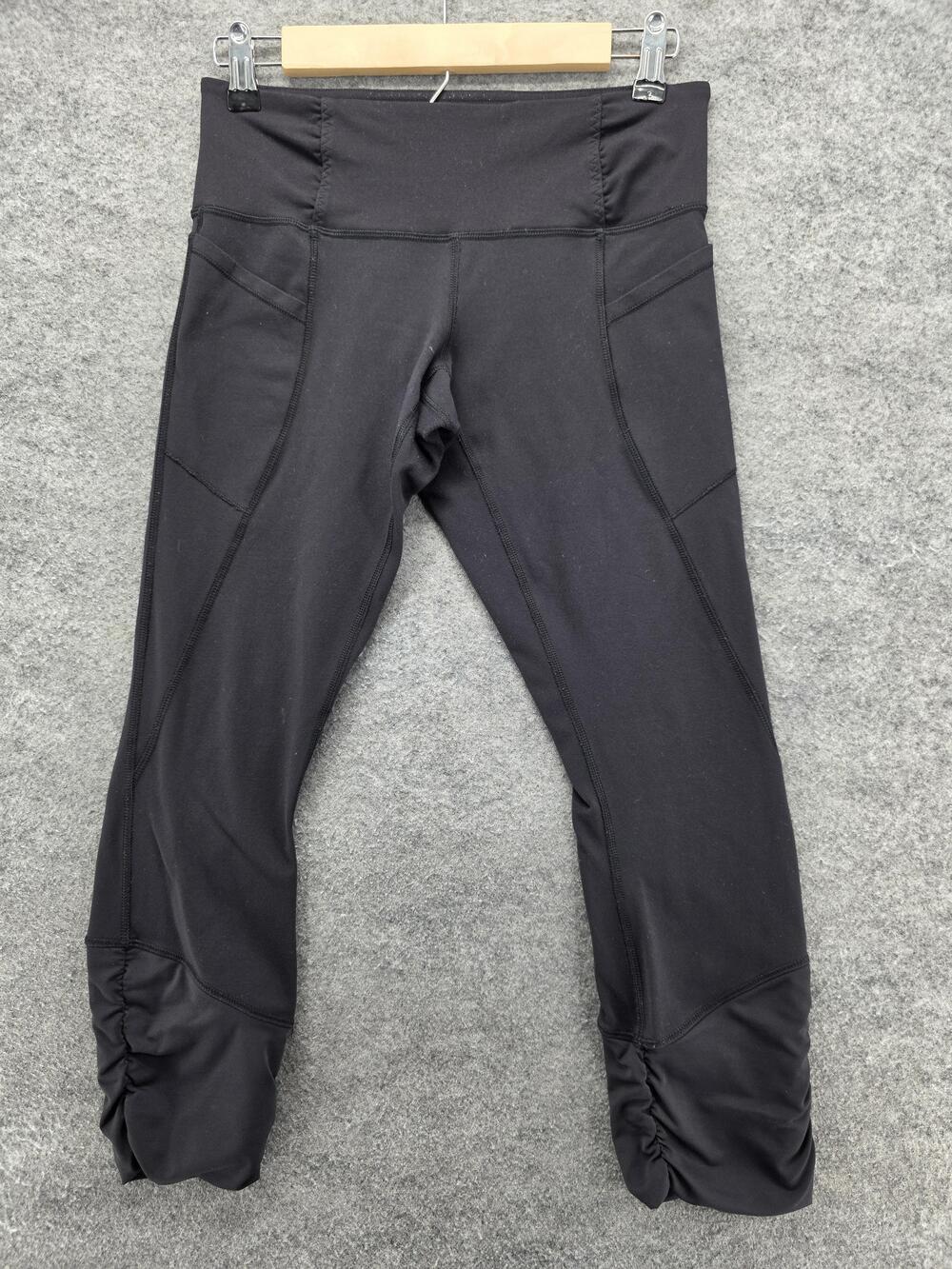 Lululemon Pants Womens 6 Black Crop Ruched Leg Pocket Yoga Athletic Activewear